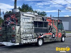 2003 Mt45 Utilimaster Kitchen Food Truck All-purpose Food Truck Texas Diesel Engine for Sale