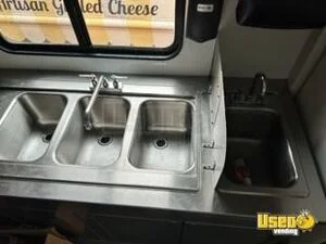 2003 Mt55 All-purpose Food Truck 43 Utah Diesel Engine for Sale