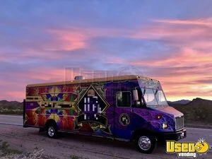 2003 Mt55 All-purpose Food Truck Stainless Steel Wall Covers Utah Diesel Engine for Sale