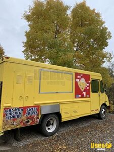 2003 P30 Kitchen Food Truck All-purpose Food Truck Pennsylvania Gas Engine for Sale