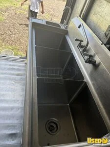 2003 P30 Step Van Kitchen Food Truck All-purpose Food Truck Food Warmer Texas Gas Engine for Sale