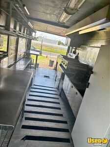 2003 P30 Step Van Kitchen Food Truck All-purpose Food Truck Stainless Steel Wall Covers Texas Gas Engine for Sale