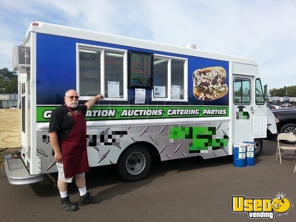 2003 P30 Stepvan Kitchen Food Catering Truck All-purpose Food Truck Wisconsin Gas Engine for Sale