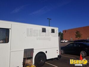 2003 P42 All-purpose Food Truck Awning Massachusetts Diesel Engine for Sale
