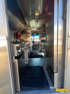 2003 P42 All-purpose Food Truck Diamond Plated Aluminum Flooring Maryland Diesel Engine for Sale