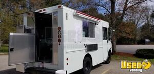 2003 P42 All-purpose Food Truck Stainless Steel Wall Covers Massachusetts Diesel Engine for Sale