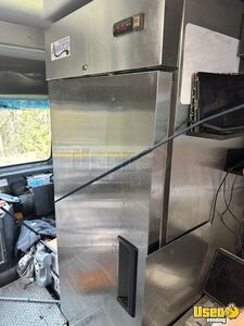 2003 P42 All-purpose Food Truck Stainless Steel Wall Covers Pennsylvania Diesel Engine for Sale