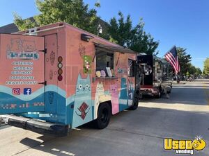 2003 P42 Coffee & Beverage Truck Stainless Steel Wall Covers Texas Diesel Engine for Sale