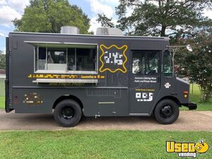 2003 P42 Kitchen Food Truck All-purpose Food Truck Concession Window Tennessee Diesel Engine for Sale