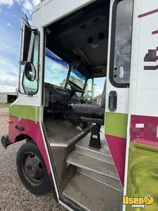 2003 P42 Photo Booth Truck/trailer Solar Panels Colorado Diesel Engine for Sale