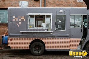 2003 P42 Pizza Vending Truck Pizza Food Truck Air Conditioning Virginia Diesel Engine for Sale