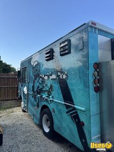 2003 P42 Step Van All-purpose Food Truck Diamond Plated Aluminum Flooring Texas Diesel Engine for Sale