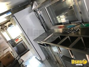2003 P42 Step Van Kitchen Food Truck All-purpose Food Truck Diamond Plated Aluminum Flooring Texas Diesel Engine for Sale