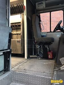 2003 P42 Step Van Kitchen Food Truck All-purpose Food Truck Electrical Outlets Pennsylvania Diesel Engine for Sale