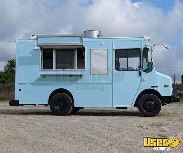 Workhorse P42 Diesel Step Van Kitchen Food Truck with New Kitchen for