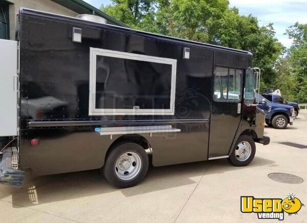 2003 P42 Step Van Kitchen Food Truck All-purpose Food Truck Pennsylvania Diesel Engine for Sale