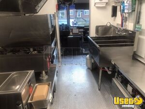 2003 P42 Step Van Kitchen Food Truck All-purpose Food Truck Stovetop Pennsylvania Diesel Engine for Sale