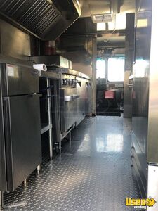 2003 P42 Step Van Kitchen Food Truck All-purpose Food Truck Surveillance Cameras New York Diesel Engine for Sale