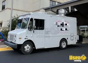 2003 P42 Taco Food Truck Diamond Plated Aluminum Flooring Texas Diesel Engine for Sale