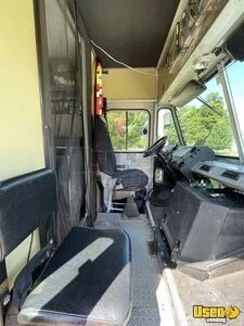 2003 P42 Taco Food Truck Prep Station Cooler Michigan Gas Engine for Sale