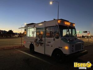 2003 P42 Workhorse Coffee & Beverage Truck Insulated Walls Wisconsin Diesel Engine for Sale