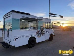 2003 P42 Workhorse Coffee & Beverage Truck Wisconsin Diesel Engine for Sale