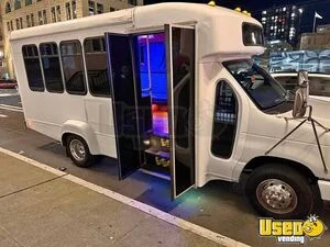 2003 Ford Cutaway Party Bus Mobile Special Events Unit for Sale in Washington!