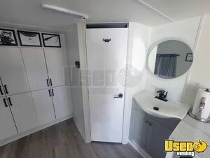 2003 Pioneer Mobile Hair & Nail Salon Truck Fresh Water Tank Missouri for Sale