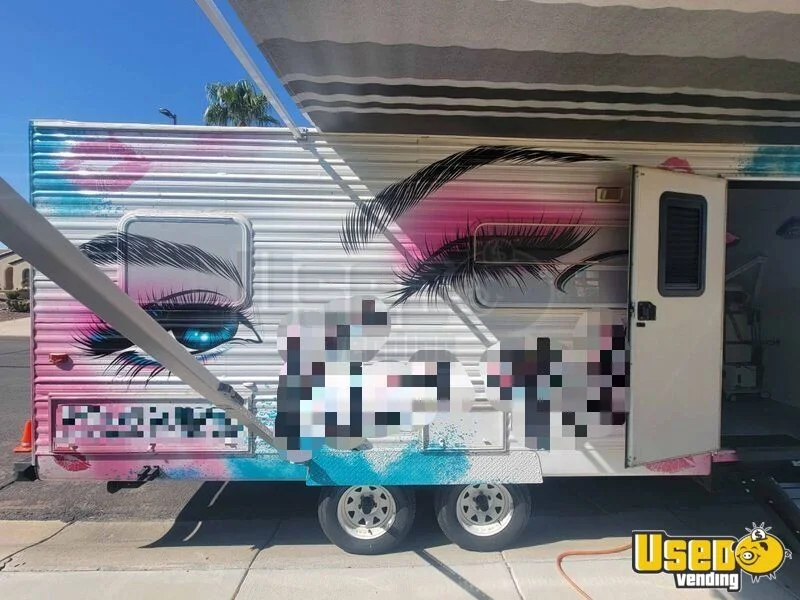 2003 Pioneer Mobile Hair & Nail Salon Truck Missouri for Sale