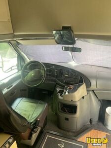 2003 Starcraft E-450 Mobile Hair & Nail Salon Truck Floor Drains Tennessee Gas Engine for Sale