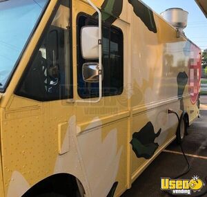 2003 Step Van Kitchen Food Truck All-purpose Food Truck Reach-in Upright Cooler Mississippi Diesel Engine for Sale