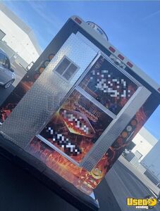 2003 Step Van Kitchen Food Truck All-purpose Food Truck Stainless Steel Wall Covers Nevada Diesel Engine for Sale