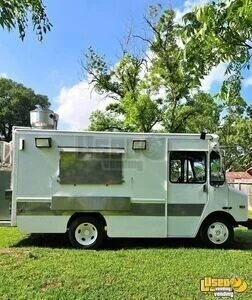 2003 Stepvan Kitchen Food Truck All-purpose Food Truck Air Conditioning Texas Diesel Engine for Sale