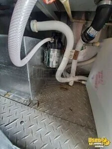 2003 Stepvan Kitchen Food Truck All-purpose Food Truck Hand-washing Sink Texas Diesel Engine for Sale