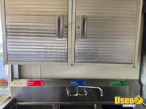 2003 Utilimaster All-purpose Food Truck Exhaust Hood Texas for Sale
