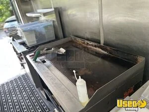 2003 Utilimaster All-purpose Food Truck Prep Station Cooler Pennsylvania Gas Engine for Sale