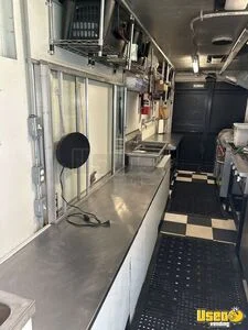 2003 Utilimaster All-purpose Food Truck Refrigerator Pennsylvania Gas Engine for Sale