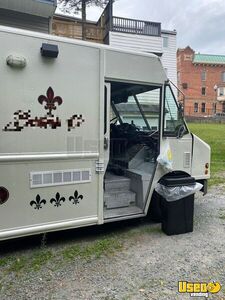 2003 Van 4 Cylinder Diesel All-purpose Food Truck Diamond Plated Aluminum Flooring New York Diesel Engine for Sale