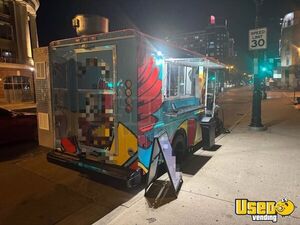2003 Workhorse All-purpose Food Truck Concession Window Wisconsin Diesel Engine for Sale