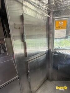 2003 Workhorse All-purpose Food Truck Fresh Water Tank Pennsylvania Gas Engine for Sale