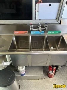 2003 Workhorse All-purpose Food Truck Prep Station Cooler Virginia Diesel Engine for Sale