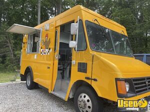 2003 6' x 20' Chevrolet Workhorse Step Van All-Purpose Food Truck for Sale in Virginia!