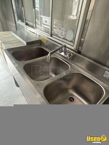 2003 Workhorse All-purpose Food Truck Work Table Virginia Gas Engine for Sale