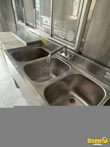 2003 Workhorse All-purpose Food Truck Work Table Virginia Gas Engine for Sale