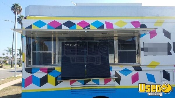 2003 Workhorse Food Truck Cabinets California Diesel Engine for Sale 2003 Workhorse Food Truck Cabinets California Diesel Engine for Sale