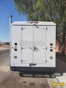 2003 Workhorse P42 All-purpose Food Truck Diamond Plated Aluminum Flooring Nevada Diesel Engine for Sale