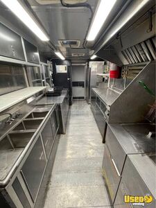 2003 Workhorse Step Van Kitchen Food Truck All-purpose Food Truck Air Conditioning Illinois Gas Engine for Sale