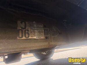 2004 2400 Lunch Serving Food Truck 19 New Jersey Gas Engine for Sale