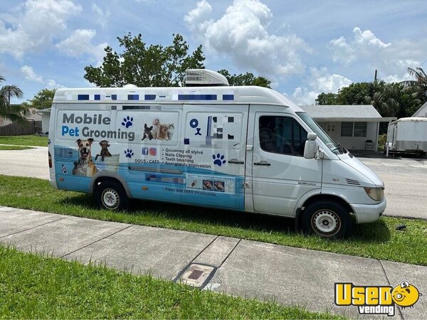 2004 2500 Pet Care / Veterinary Truck Florida Diesel Engine for Sale