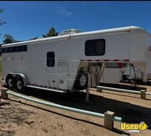 2004 3h Small Lq Trailer 3-horse Lq Trailer Restroom California for Sale